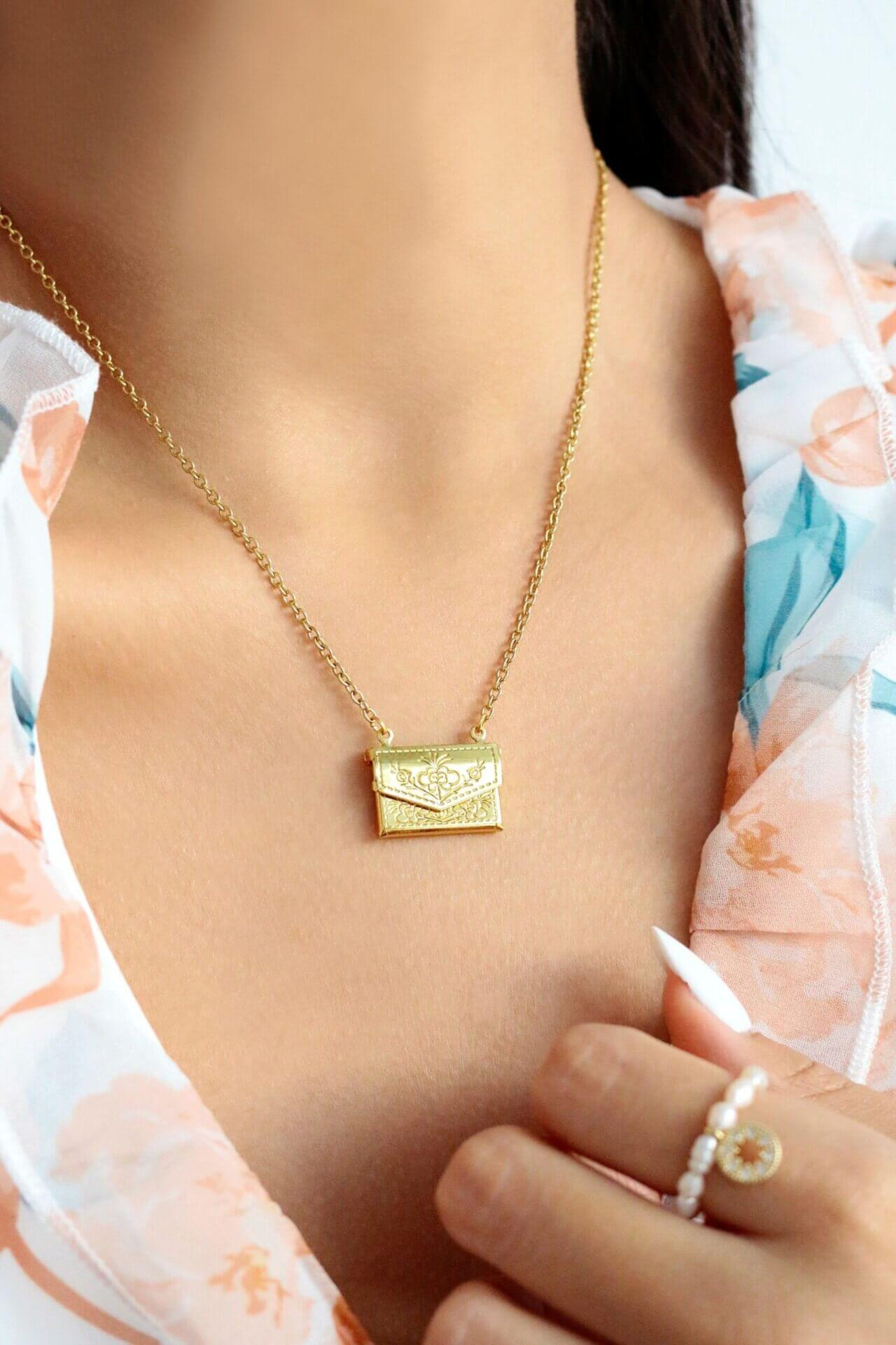 "Daisy" | 24K Envelope Locket Necklace