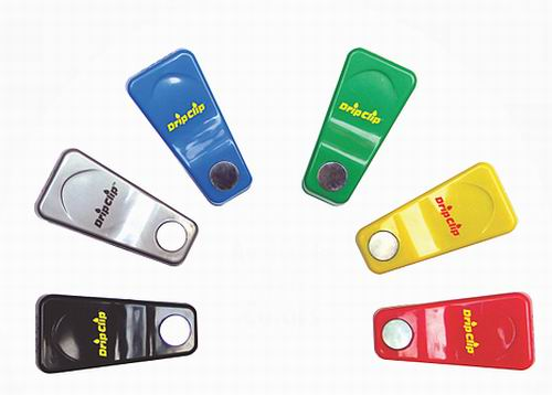 DIP STICK WIPER WITH MAGNET