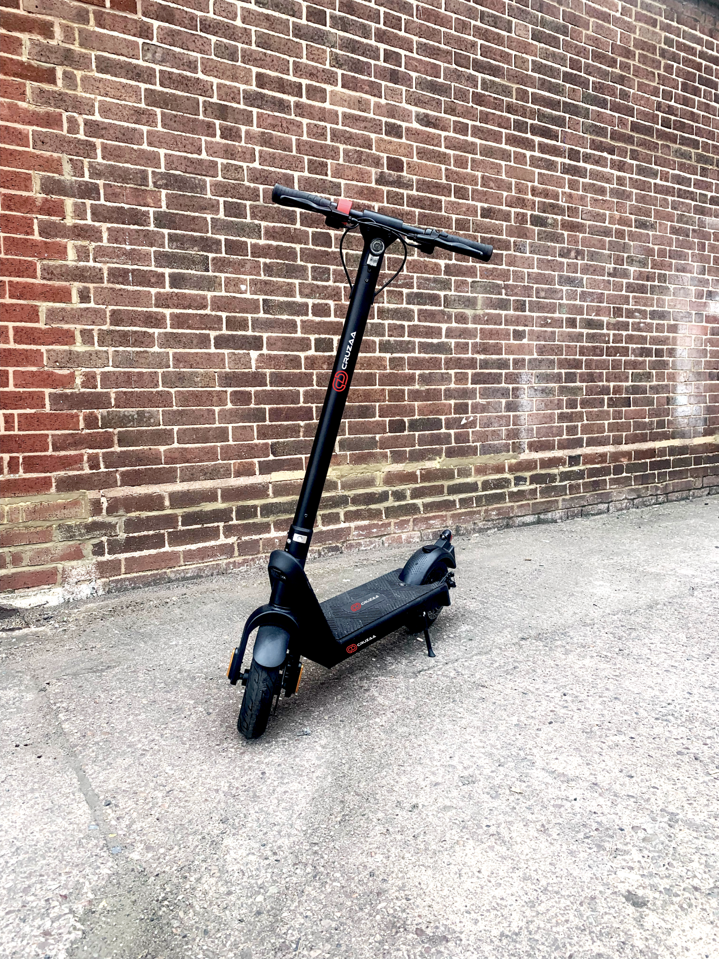 The Commuta Pro Max Electric Foldable Scooter - 75km Range and 40kmh Max Speed.  - ships from UK